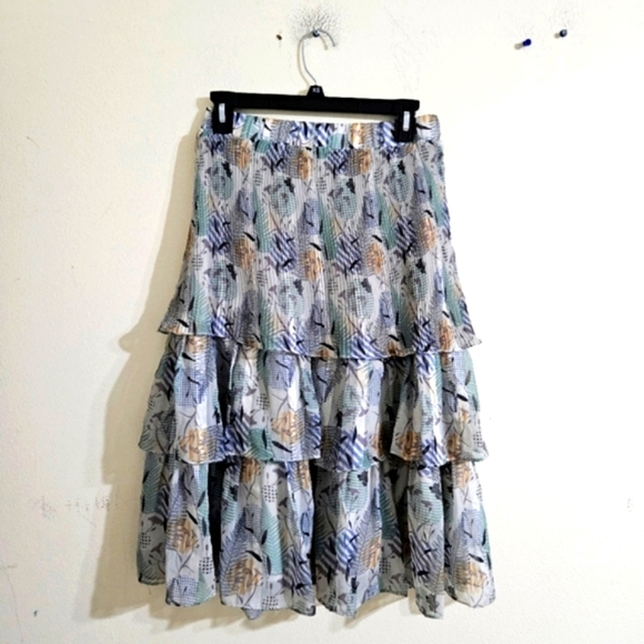 The Middle Tiered Ruffled Skirt - Picture 1 of 5